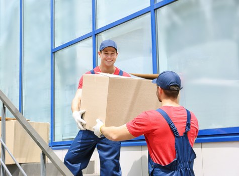 Preparing belongings for a Wennington removal van service